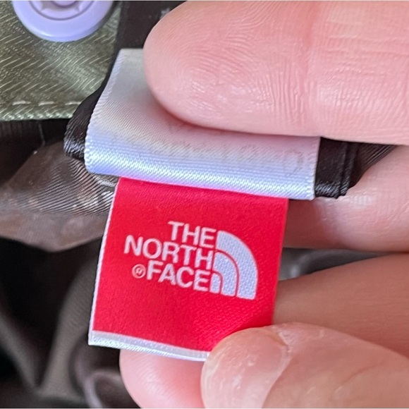 The North Face Women's Forrest Green Heavy Duty
Recco Ski Jacket SIZE XS - Picture 14 of 14